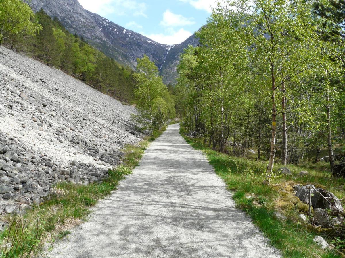 Kvamsdal Pensjonat 2 Эйдфьорд Экстерьер фото
