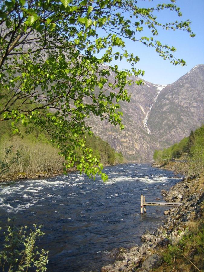 Kvamsdal Pensjonat 2 Эйдфьорд Экстерьер фото
